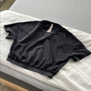 Lululemon Black Women's Cropped Top Size 10
